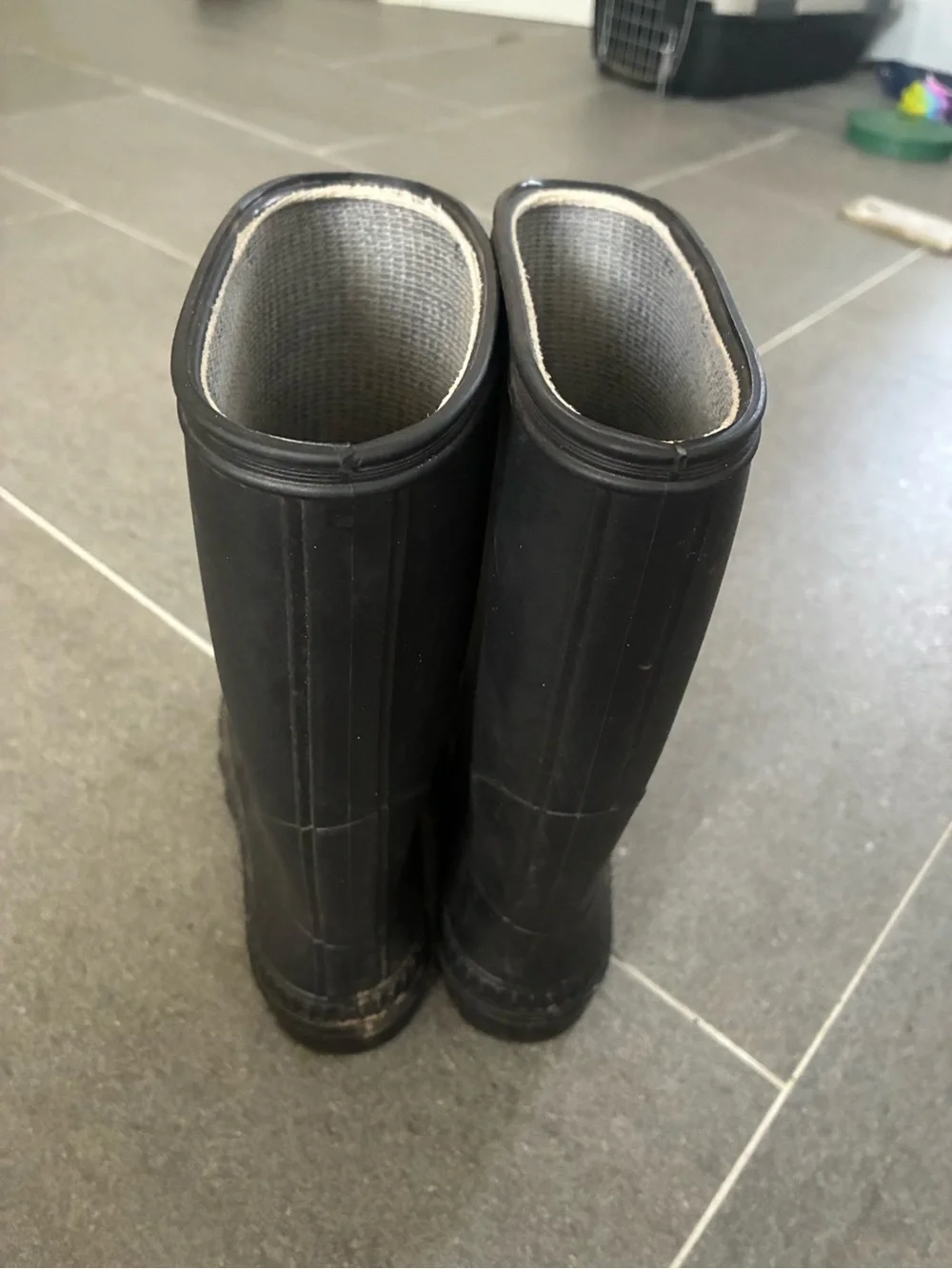 Kamik Black Rubber Rain Boots kids size 3 outdoors